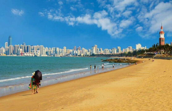 海南?？诼糜? />
</p>
　　會(huì)上，?？谑新糜挝嚓P(guān)負(fù)責(zé)人詳細(xì)介紹了海口豐富的旅游資源、產(chǎn)品及免簽等便利的入境政策。該負(fù)責(zé)人表示，此次免簽政策幾乎涵蓋了海南全部的客源國，海口將充分利用簽證政策，加大對包括印尼在內(nèi)的航空公司開通直達(dá)?？诘暮骄€宣傳力度，加快引入東南亞客源，促進(jìn)?？谌刖陈糜问袌龈踊钴S發(fā)展。<br />
　　印尼旅游局亞太司司長溫森斯表示，印尼旅游資源豐富多樣，旅游業(yè)發(fā)達(dá)，是印尼主要經(jīng)濟(jì)來源。印尼與海南?？趦傻氐暮献骺臻g很大，未來將加強(qiáng)印尼與海南?？诘暮献鹘涣髁Χ?，相互推介、相互訪問溝通，做到旅游、商貿(mào)互通，攜手促進(jìn)旅游和經(jīng)濟(jì)的全方面發(fā)展。<br />
　　據(jù)悉，海口市旅游委接下來將繼續(xù)加強(qiáng)深化?？谂c印尼的旅游合作，共同促進(jìn)雙方旅游市場的繁榮發(fā)展。<br />
<div>
	<br />
</div></p>
<p><div   id=